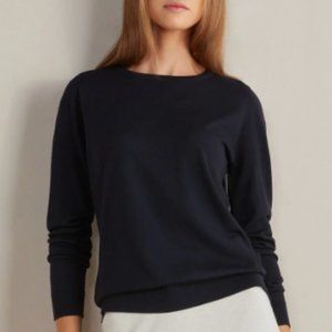 NWT Women's Crew Neck Black Sweater